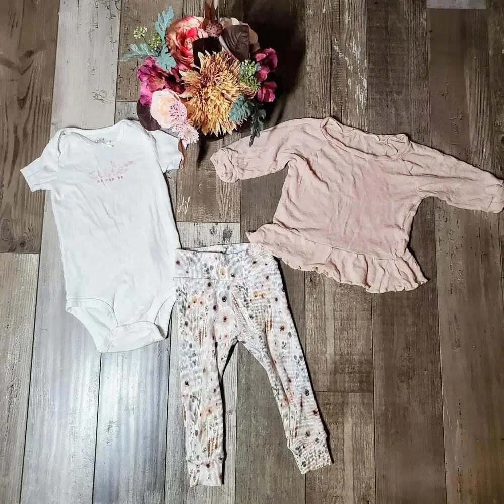 Carter's and Petite Pink and White Floral Baby Girl Bundle Size 18m EUC 3 Pc